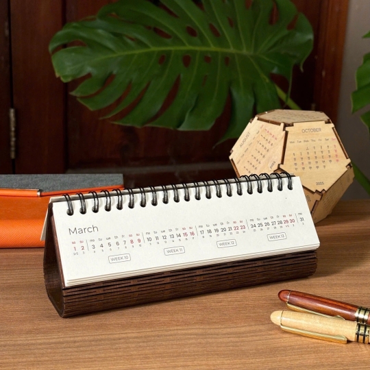 Lịch Gỗ Để Bàn - LĐB004